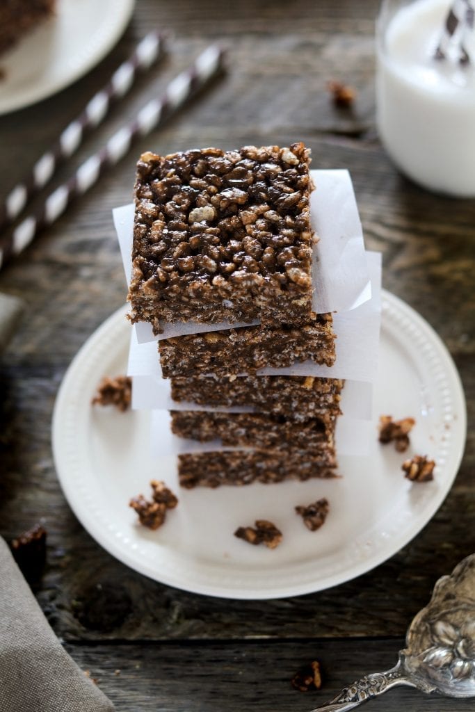 All you'll need is 5 ingredients, and 15 minutes to make these Chocolate Peanut Butter Crunch Bars. Enjoy them as a healthy snack or dessert. 